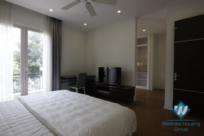 Villa adjacent to big garden for rent at Vinhome Riverside Long Bien Hanoi